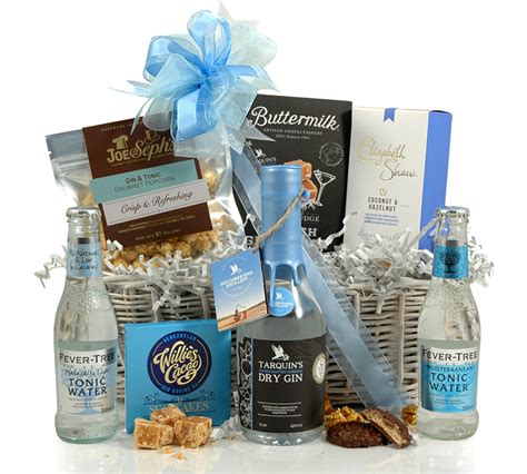 From delicious chocolate boxes to hampers and giftsets, we've got you covered. Gin Hampers For All Occasions | Hampergifts Blog