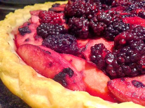 The College Food Blog Blackberry Apple Pie