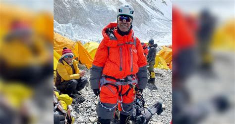 Bangga Kibar Jalur Gemilang Di Puncak Everest Harian Metro