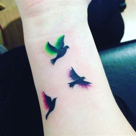 Tatuajes De Aves En El Brazo Colorful Bird Tattoos Small Bird Tattoos