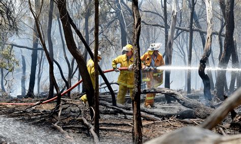 One Dead As Bushfires Rage In Victorian And South Australian Live
