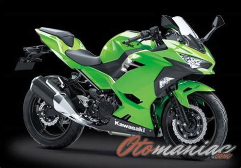 Dihitung dari rangka, body dan mesinnya motor kawasaki ninja r ini cukup ringan dengan berat 124,5kg, ditambah berat dari kapasitas tangki bahan bakar jika di isi sampai penuh mampu mencapai 10 liter. Ninja R Warna Hijau Keluaran 2014 / Kawasakai Ninja R Tahun 2015 Warna Hijau Asli Plat D Mesin ...