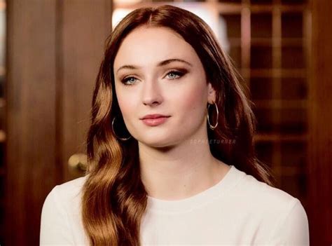 Sophie Turner Biography Age Height Boyfriend Income Net Worth