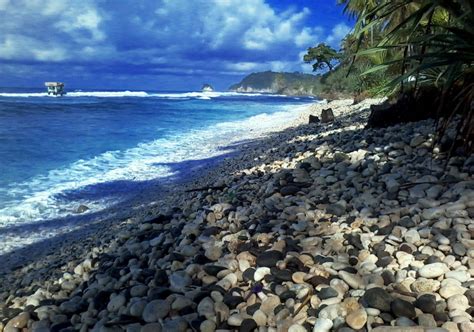 Pantai Pidakan Wisata Unik dan Eksotik di Jawa Timur  Jawa Timur