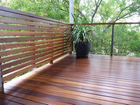 This horizontal ski deck railing is a good example of putting memorabilia to practical use! 48 Ideas horizontal privacy screen red cedar | Wood deck ...
