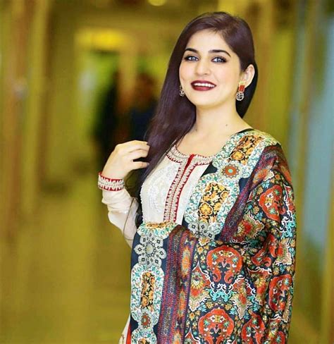 30 beautiful dresses of sanam baloch reviewit pk