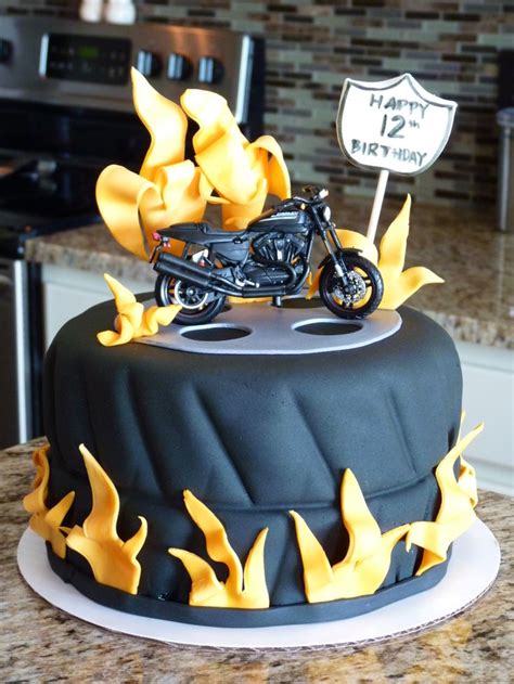 See more ideas about motorcycle cake, bike cakes, cakes for men. 166 best images about Harley Davidson Cakes on Pinterest