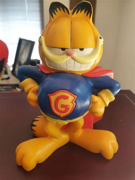 Extremely Rare Garfield Super Cat Super Garfield Figurine Bank Statue