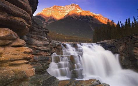 Tourist Guide To Athabasca Falls Canada