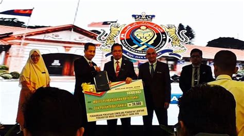 Dengan adanya e penyata gaji yang di sediakan oleh jabatan akauntan negara malaysia, slip gaji kini boleh. Majlis Penyampaian Sijil Penyata Kewangan Kerajaan Negeri ...
