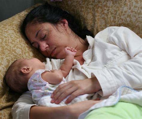 Segundo a ciência crianças que dormem na cama dos pais podem se tornar adultos mais seguros e