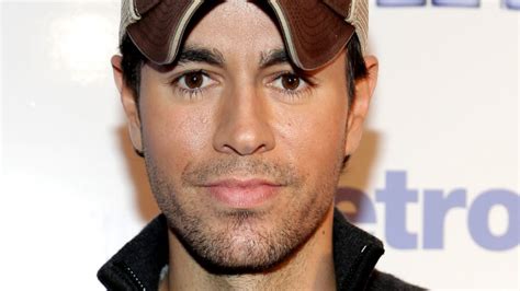 Enrique Iglesias Posts First Photo Of One Of His Newborn Twins