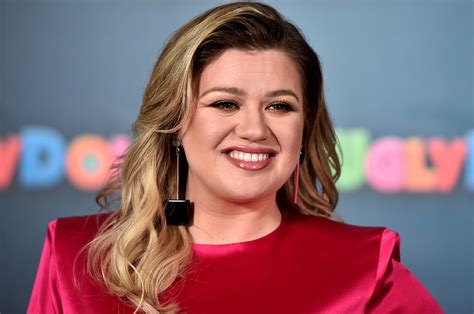 Kelly Clarkson Said Other Celebrities Were Rude And Mean To Her In The Early Days Of Her Career