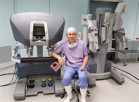 Home Chin Chong Min Urology Robotic Surgery Centre