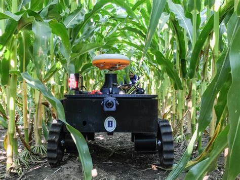 University Startup Develops 5000 Agricultural Robot The Daily Illini
