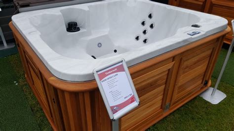 A Proper Cedar Cabinet Hot Tub For Only £4 999 This Arctic Spa Timberwolf Is A Great Deal Great