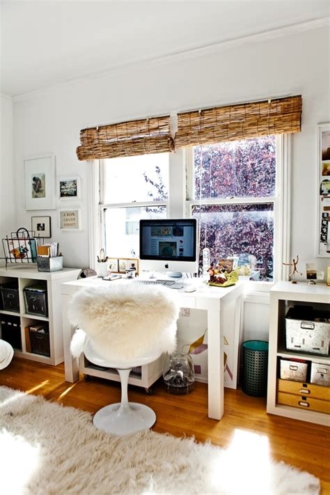 Browse industrial home office ideas and library images to find desks, bookshelves, office chairs, file design ideas for an industrial home office in london with white walls, medium hardwood flooring, a industrial lighting. 25 Great Home Office Decor Ideas - Style Motivation