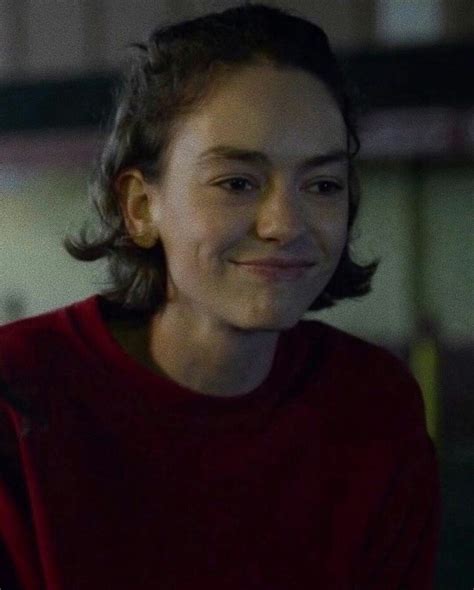Casey Atypical Brigette Lundy Paine Short Grunge Hair Tv Show Couples Skin Care Routine 30s