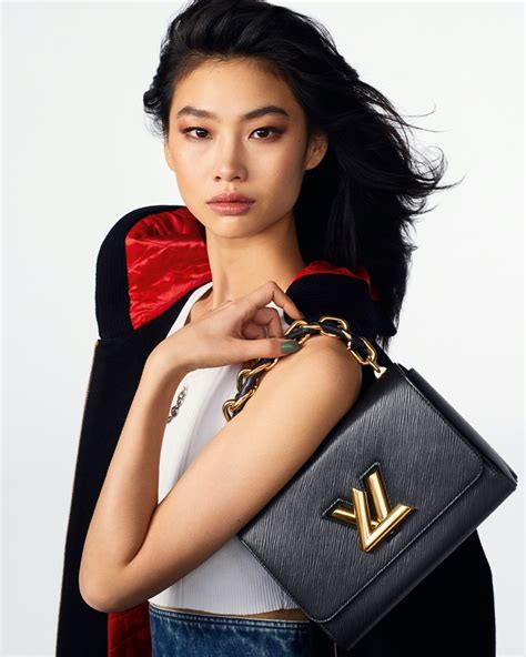 Jung Ho Yeon Displays Her Chic Stunning Beauty In The Louis Vuitton Twist Bag Fall 2022 Campaign
