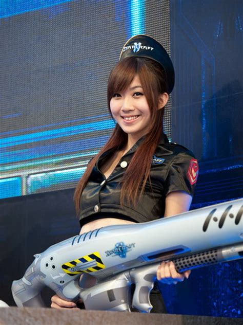 Shen Angel Taiwanese Model With Starcraft 2 Sexy Show Girl Taiwan