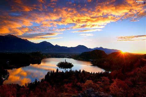 Clouds Great Sunsets Forest Mountains Lake Beautiful