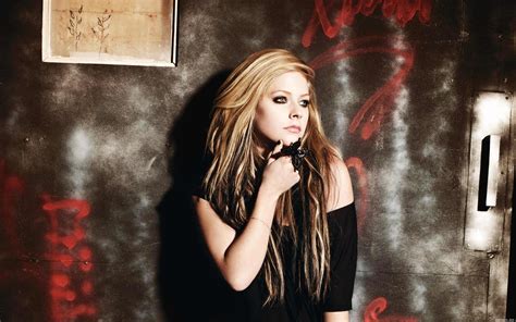 1920x1200 Avril Lavigne Sexy Wallpaper Coolwallpapersme