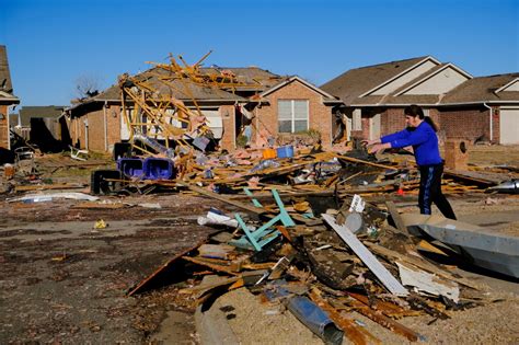 1 Dead 15 Hurt As Tornadoes Tear Through Oklahoma City Area Total News