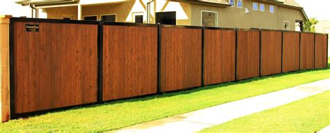 Privacy Fence With Metal Posts And Frame Outlasts Wood Fencetrac
