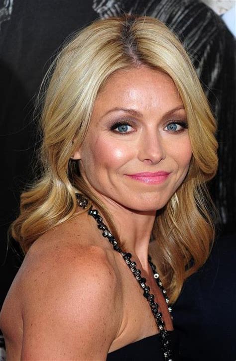 Kelly Ripa Pictures Hotness Rating 92310