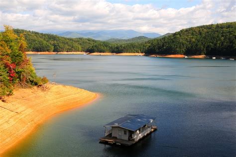 20 Best Lakes In North Carolina To Visit Lost In The Carolinas