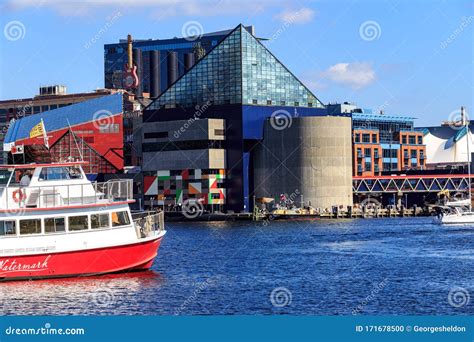 An Inner Harbor Tour Boat Editorial Image Image Of States 171678500