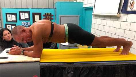 this 62 year old set the world record for longest plank holding it for 8 hours 15 minutes