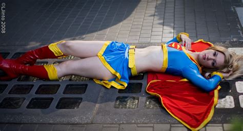Kara Zor El Stretched Out Supergirl Cosplay Pictures