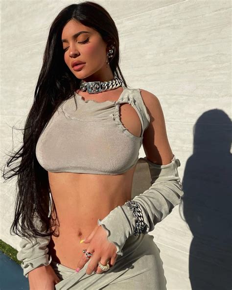 Billionaire cosmetics mogul kylie jenner flaunts her curvy physique while heading to dinner at craig's in west hollywood, 04/25/2021. CelebMafia - Celebrity Style, Fashion, Clothes, Outfits ...