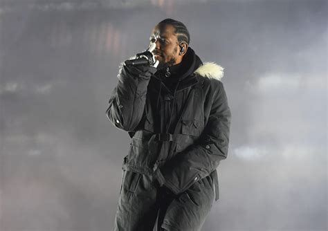 Kendrick Lamar Desperately Needs To Perform At The Super Bowl Halftime Show