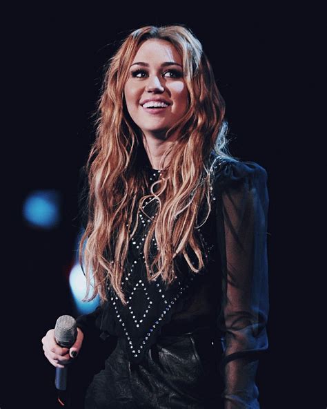 Miley Cyrus Miley Cyrus Outfit Miley Cyrus Photoshoot Beautiful