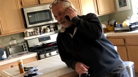 Woman Enlists Help Of Dad S Oscar Level Acting To Surprise Mom On Her