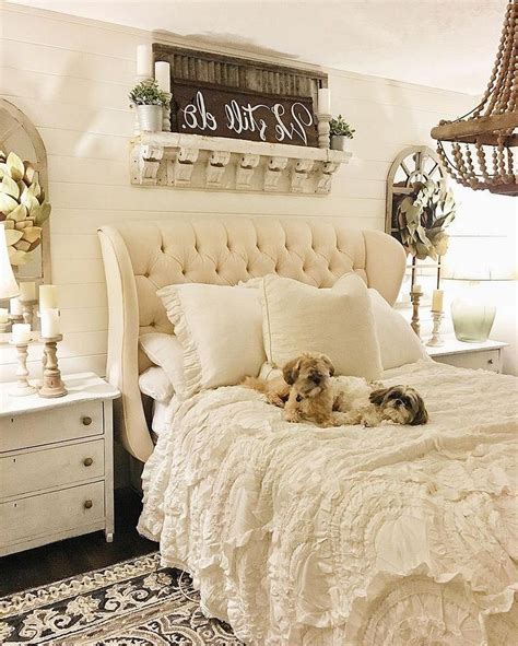 25 Cozy Shabby Chic Bedroom Decorating Ideas 15