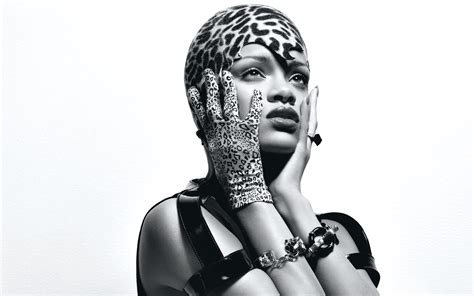Rihanna Interview Magazine Dergisine Cesur Pozlar Verdi Haber365