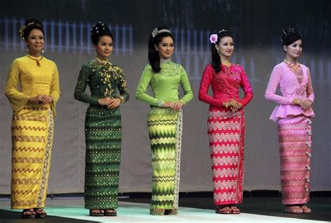 「ミャンマー 民族衣装」の画像検索結果 Traditional Dresses Traditional Outfits Dress Outfits