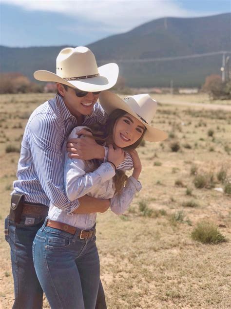 Pin By Tati Ortiz On Couples Vaqueros Cowgirl Outfits