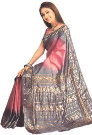 Pakaian tradisional bagi lelaki kaum india.kemeja panjang yang sampai ke lutut yang diperbuat daripada kain kapas atau lime dan sutera.kurta ini pada kebiasaanya akan dipakai bersama salwar longgar,seluar longgar atau seluar churidar.kurta pijama adalah kurta yang dipakai oleh pemakainya. KAUM DI MALAYSIA: Pakaian Tradisional Kaum India