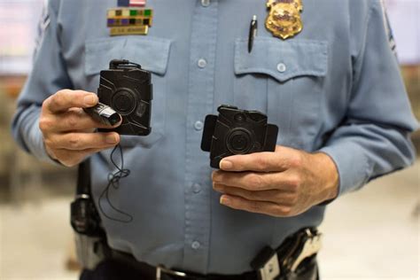 Mpls Police Say Body Cameras Showing Immediate Benefits Mpr News