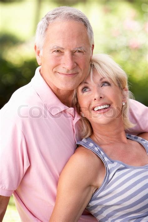 Senior Paar Entspannende Zusammen Im Stock Bild Colourbox