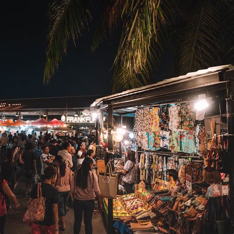 Now let's have a look at some of the best market and shops of thailand. Best Night Market in Bangkok You Never Knew About - Thailand