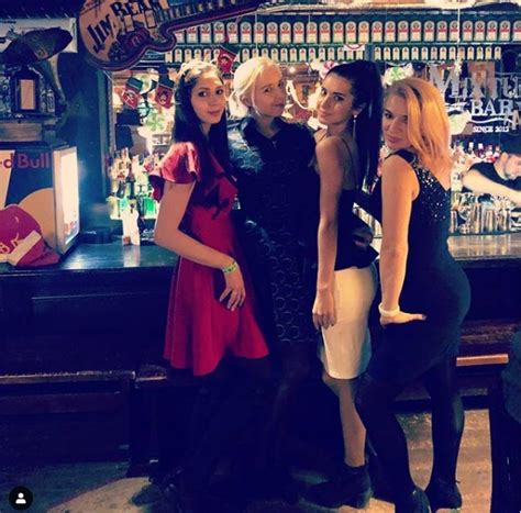 斎藤あみり 【mgsだけのおまけ映像付き+10分】 若妻レイコのオナニー教室 ３つの秘密 知らない世界. 这位性感、大长腿俄罗斯羽球女神，如今已结婚生子 - 爱羽客羽毛球网