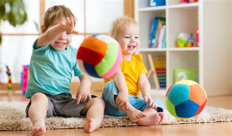 Motorische Entwicklung Bei Kindern Meilensteine Altersstufen