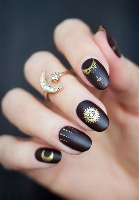 40 Trendy Nail Art Designs For New Year 2020