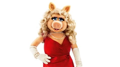 Meet Miss Piggy Muppets Most Wanted Fun Kids The Uks