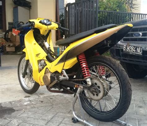 Setelah itu, modifikasi supra x 125 terbaru bisa dilakukan dengan mengurangi berat piston motor anda. Modifikasi Supra X 125 Warna Biru Putih | Ide Perpaduan Warna